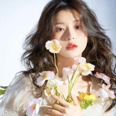 女孩不微笑海报